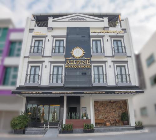 Фотография гостиницы Redpine Boutique Hotel