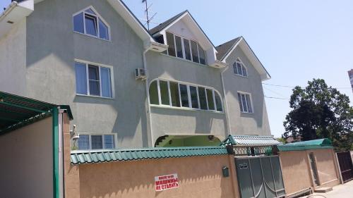 Фотография гостевого дома Изумрудная, 12