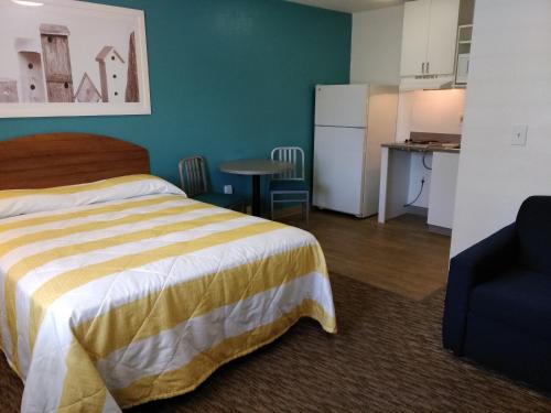 Фотография гостиницы InTown Suites Extended Stay Charlotte NC - Albemarle