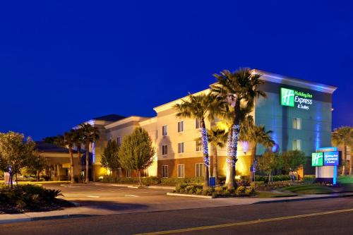 Фотография гостиницы Holiday Inn Express Hotel & Suites Vacaville, an IHG Hotel