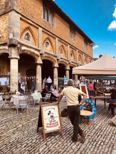 Фотографии гостевого дома
Hues - Castle Cary