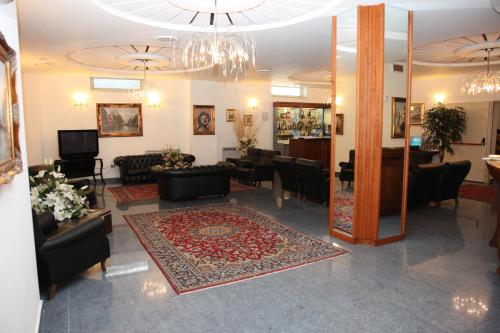 Фотография гостиницы Royal Hotel