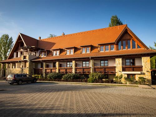 Фотография гостиницы Balatonfői Yacht Club