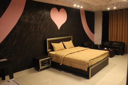 Фотография гостиницы Sara Crown Hotel