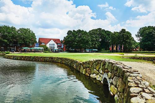 Фотография гостиницы Steigenberger Hotel Treudelberg Hamburg