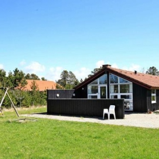 Фотография гостевого дома Three-Bedroom Holiday home in Blåvand 87