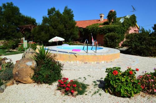 Фотография гостевого дома Casa Asfodeli - Villetta in campagna con piscina