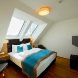 Фотография гостиницы Parks 73 The Townhouse Hotel