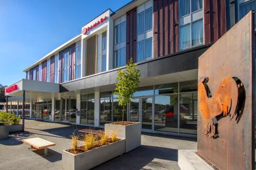 Фотография апарт отеля Ramada Suites by Wyndham Albany