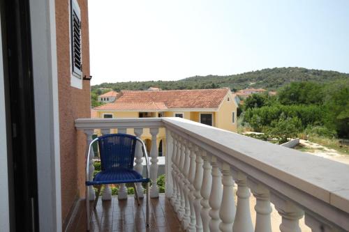 Фотография гостевого дома Apartments by the sea Kukljica, Ugljan - 8253