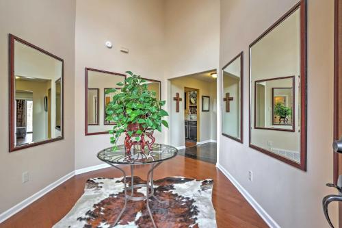 Фотография гостевого дома Spacious Southaven Home on 8 Acres with Private Pool