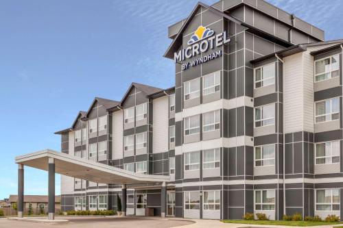 Фотография гостиницы Microtel Inn & Suites by Wyndham Estevan