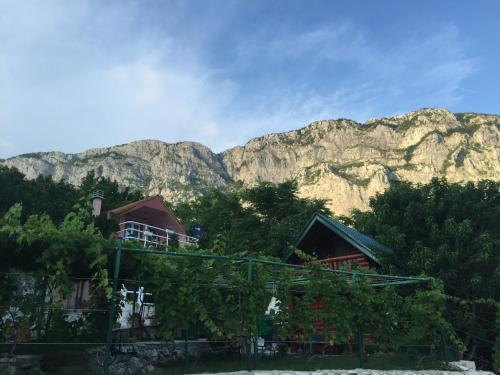 Фотография гостевого дома Holiday Village Ostrog