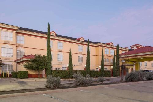 Фотография гостиницы Comfort Suites North Fossil Creek