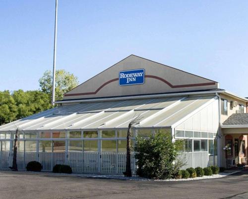 Фотография гостиницы Rodeway Inn Florence - Cincinnati South