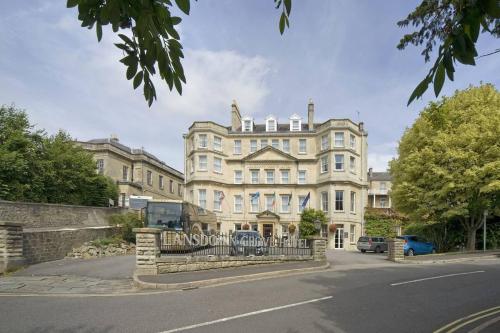 Фотография гостиницы Lansdown Grove Hotel