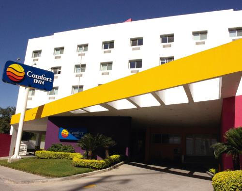 Фотография гостиницы Comfort Inn Monterrey Valle
