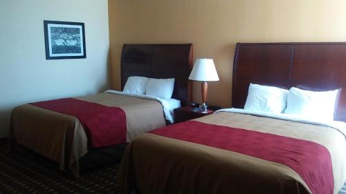 Фотография гостиницы Econo Lodge Inn & Suites Brookings