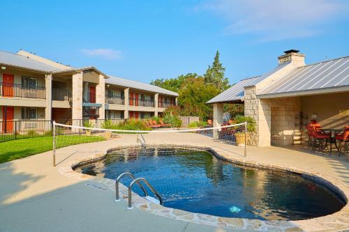 Фотография гостиницы Fredericksburg Inn and Suites