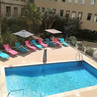 Фотографии гостиницы 
            Holiday Inn Toulon City Centre, an IHG Hotel