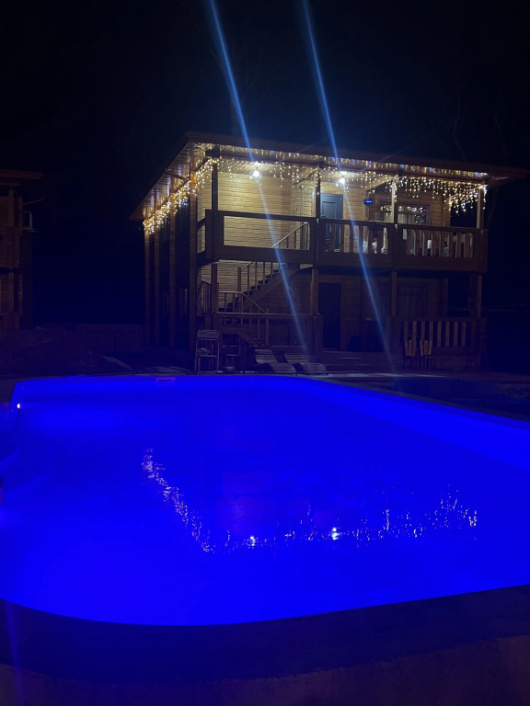 Фотографии Коттеджа 
            Частный дом с бассейном в Гуамке