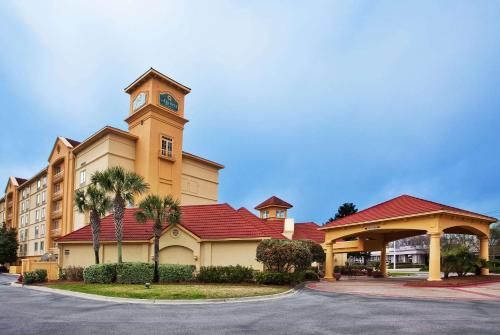 Фотография гостиницы La Quinta Inn & Suites by Wyndham Panama City