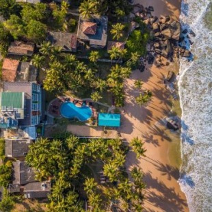 Фотография гостиницы Hotel J Ambalangoda