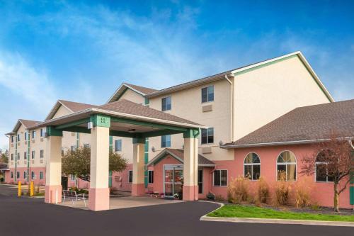 Фотография гостиницы Baymont by Wyndham Galesburg