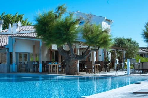 Фотография гостиницы Hôtel Restaurant Les Arnelles