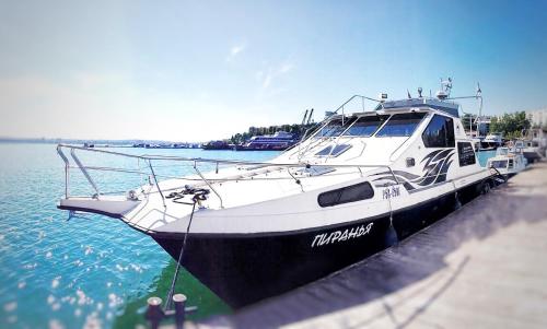 Фотографии мини отеля
Яхта Пиранья