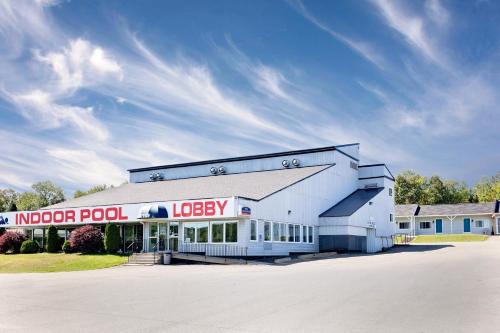 Фотография гостиницы Howard Johnson by Wyndham Woodstock NB