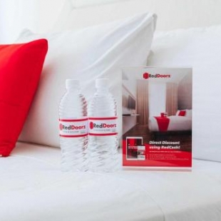 Фотография гостиницы RedDoorz Plus @ Torre De Manuel Residences 1