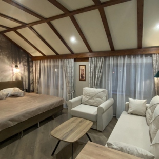 Фотография квартиры Апартаменты ВИП 6 Дворик Друзей