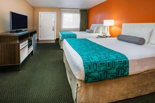 Фотография гостиницы Howard Johnson by Wyndham Flagstaff I-40 East Lucky Lane