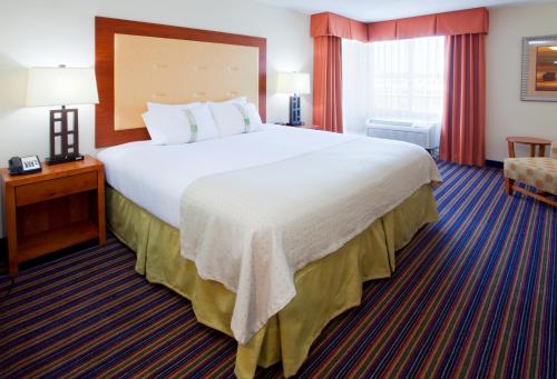 Фотография гостиницы Holiday Inn Petersburg North- Fort Lee, an IHG Hotel