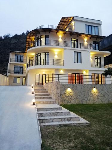 Фотографии гостиницы
Basa Boutique Hotel