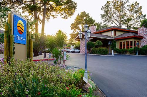 Фотография гостиницы Comfort Inn Monterey Peninsula Airport