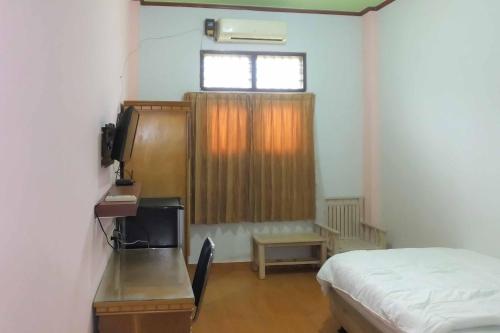 Фотография гостиницы KoolKost At Karang Tengah Tangerang