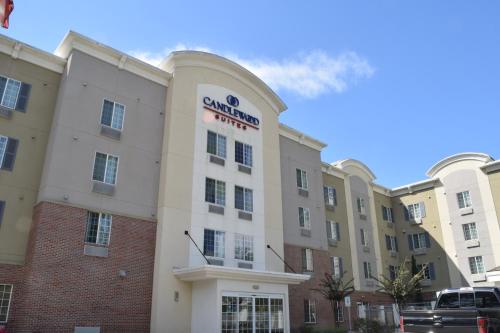 Фотография гостиницы Candlewood Suites Houston The Woodlands, an IHG Hotel