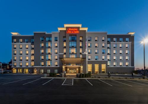 Фотография гостиницы Hampton Inn & Suites Newport/Cincinnati, KY