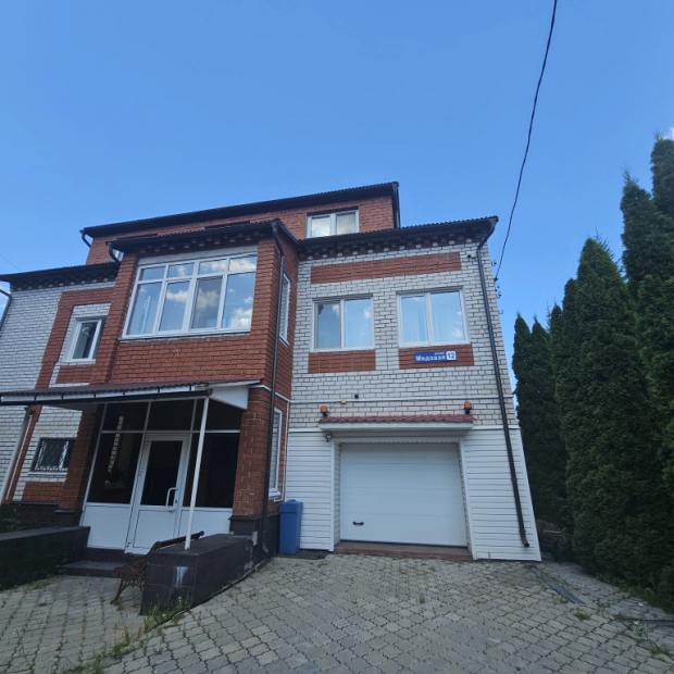 Фотографии Коттеджа 
            Частный дом в черте города