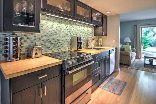 Фотография гостевого дома Hilton Head Resort Condo half Mi to Coligny Beach!