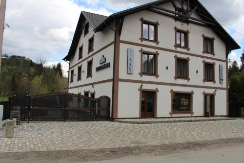 Фотография гостиницы Kolochava Hotel & Restaurant