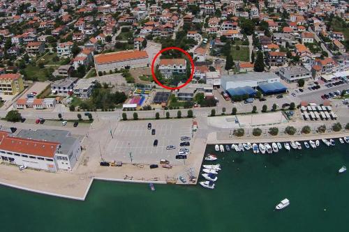 Фотография гостевого дома Apartments by the sea Pirovac, Sibenik - 11824