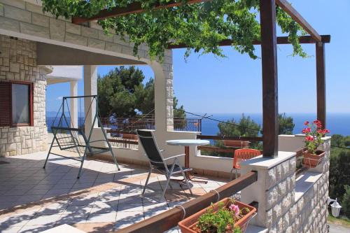 Фотография гостевого дома Apartments with a parking space Sveta Nedilja, Hvar - 8792
