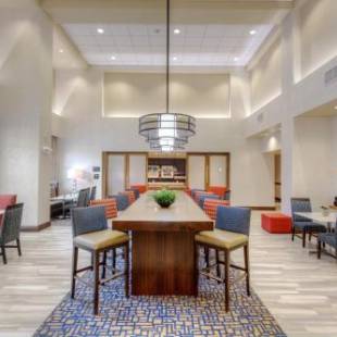 Фотографии гостиницы 
            Hampton Inn & Suites Dallas/Plano-East