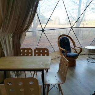 Фотографии базы отдыха 
            Glamping Drzwi Do Lasu