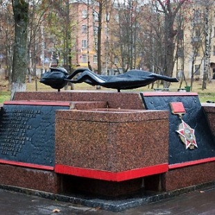 Фотография памятника Памятник Чёрный тюльпан