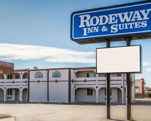 Фотографии гостиницы 
            Rodeway Inn & Suites Riverton