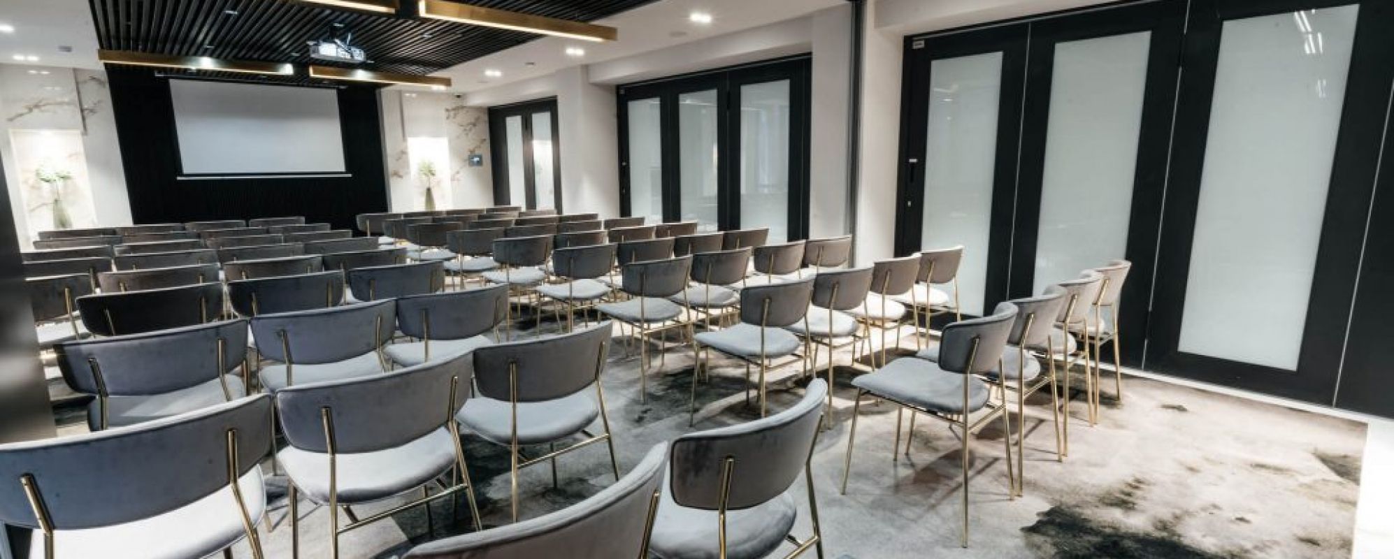 Фотографии комнаты для переговоров Гнесин